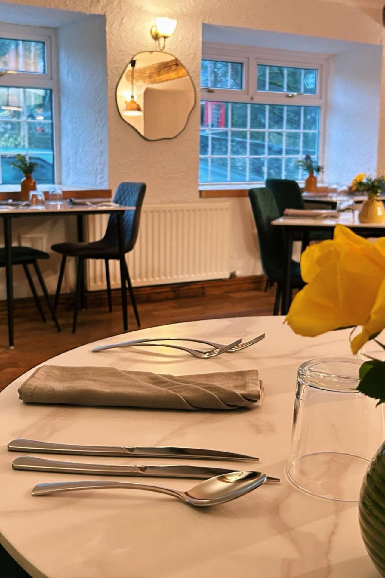 Penybont Restaurant + Inn Carmarthen Extérieur photo